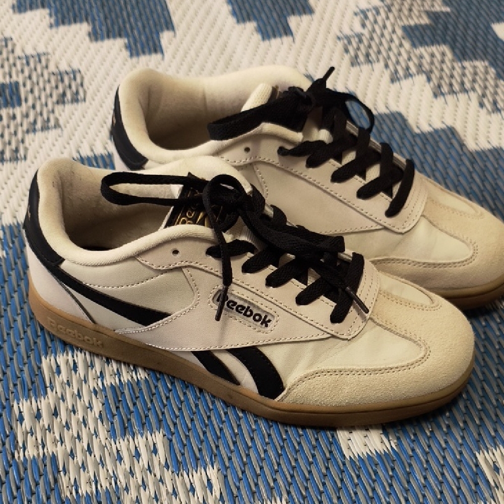 Reebok Women's Cream and Black Sneakers